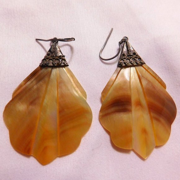 Mother of Pearl Hanging Fan Style Earrings Vintage - Picture 1 of 6